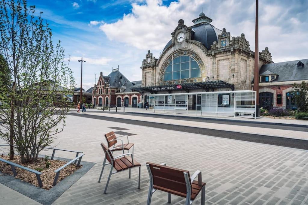 Appartement Cozy En Face De La Gare - Saint-Brieuc Kültér fotó